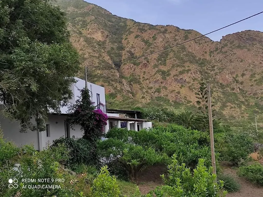 Casa Vacanze Lino E Iolanda Pollara Vakantiehuis